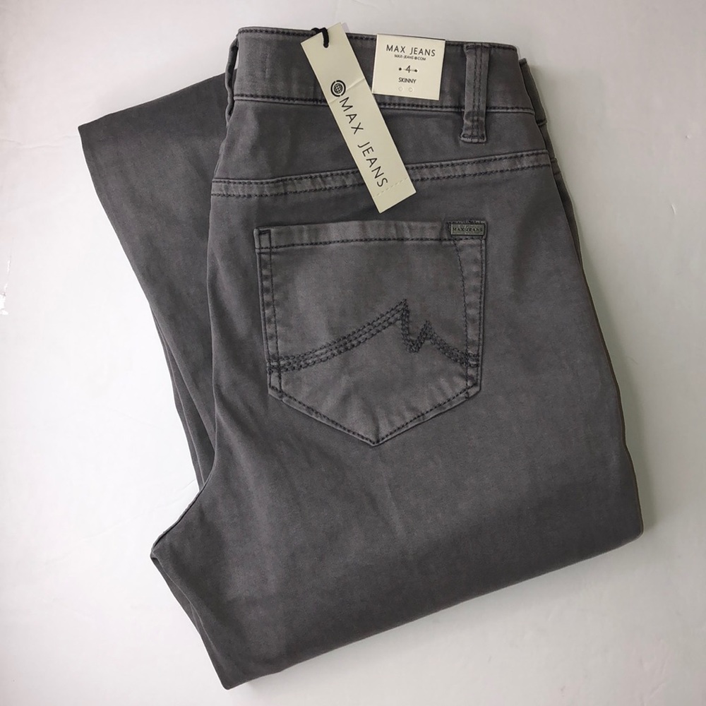 Woman’s Max jeans skinny size 4 Color Lt.Grey.....